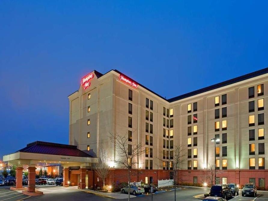 Hampton Inn Boston Logan Airport Ревере Екстер'єр фото