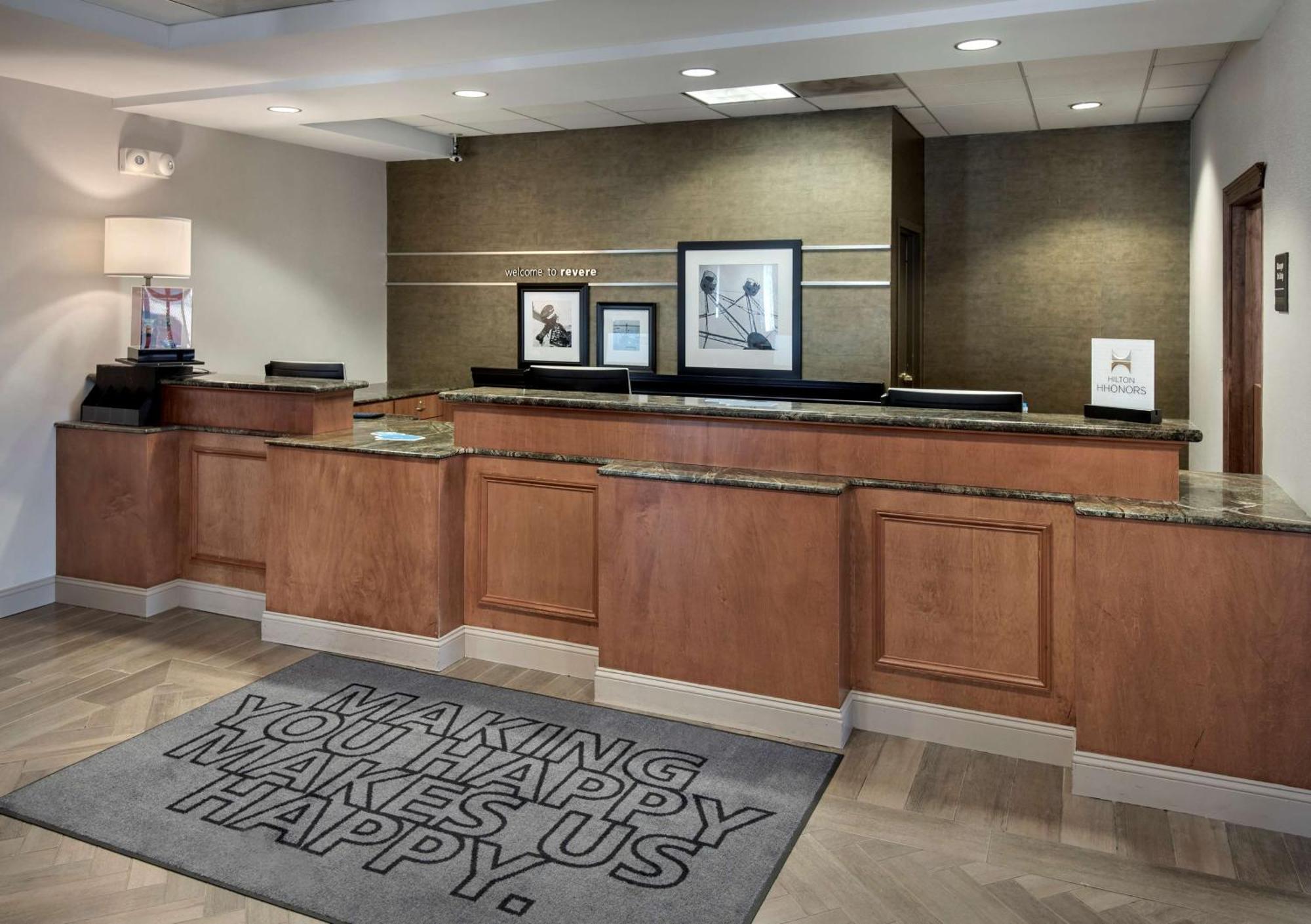 Hampton Inn Boston Logan Airport Ревере Екстер'єр фото