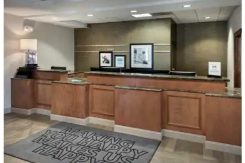 Hampton Inn Boston Logan Airport Ревере Екстер'єр фото