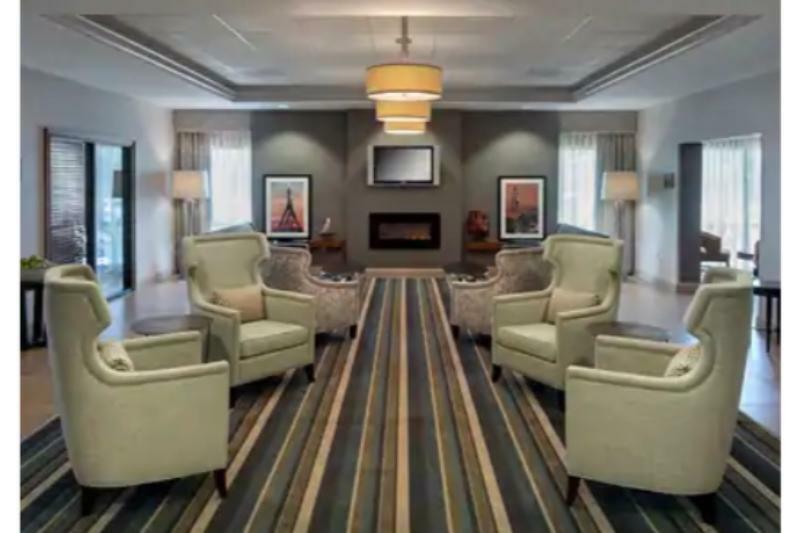 Hampton Inn Boston Logan Airport Ревере Екстер'єр фото