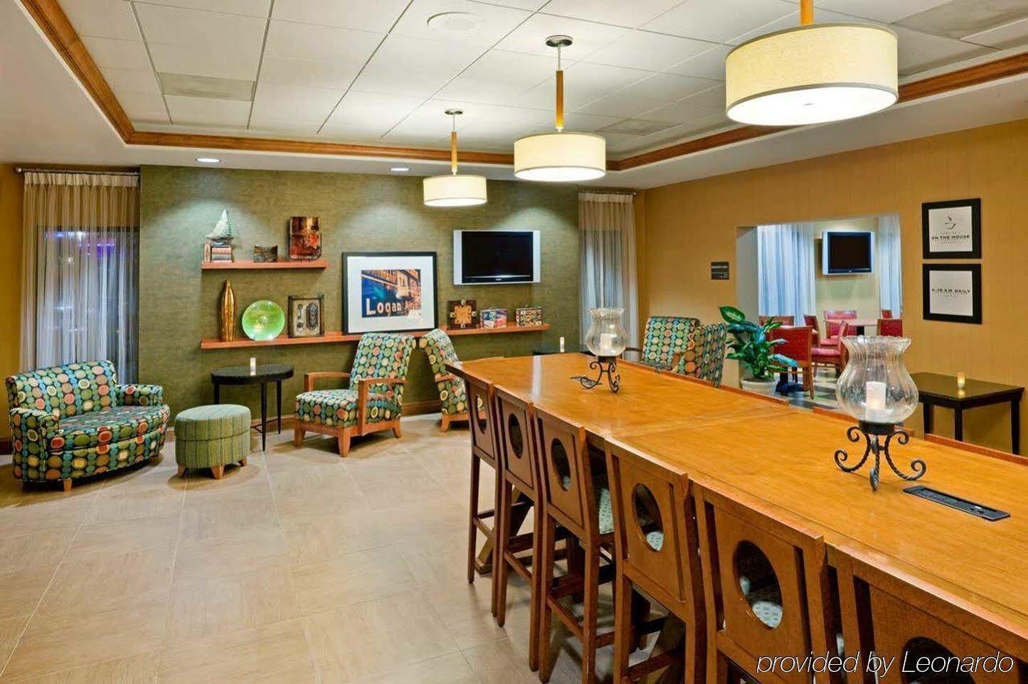 Hampton Inn Boston Logan Airport Ревере Екстер'єр фото
